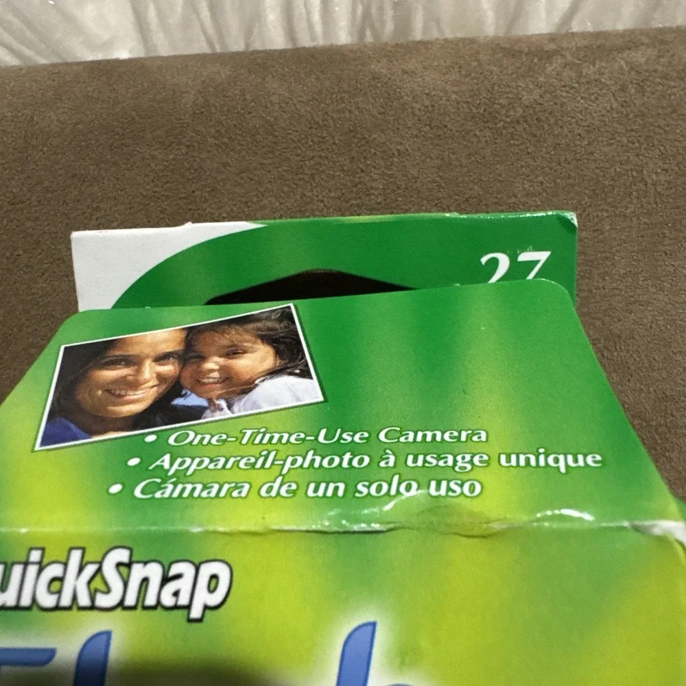 Fujifilm Fuji Quicksnap 400 Single Use Disposable 35mm Camera Flash Exp 03/2015